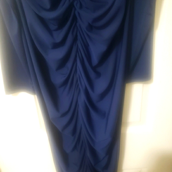 NWT Ruched Navy never worn figure hugging dress - Picture 3 of 4